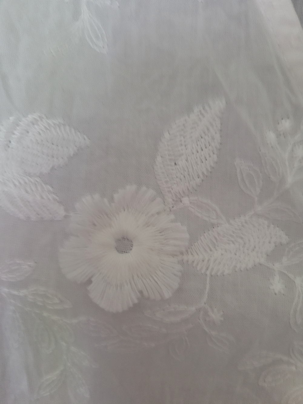 Nanette Lepore White Floral Embroidered V-Neck Button Top - Picture 3 of 5